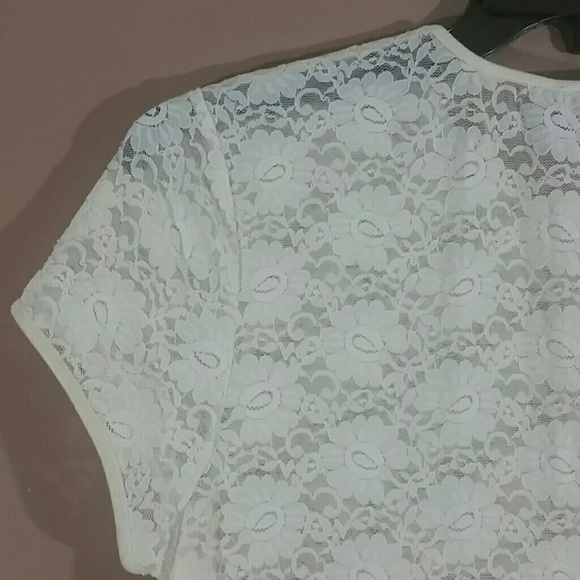 Josephine Chaus Sheer Floral Lace Top - Picture 7 of 8